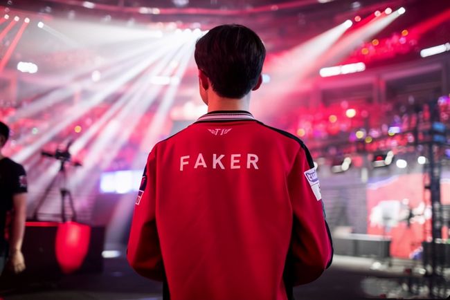 【lpl战报】iG 2-1 JDG：Wink回归首秀 iG成功让一追二